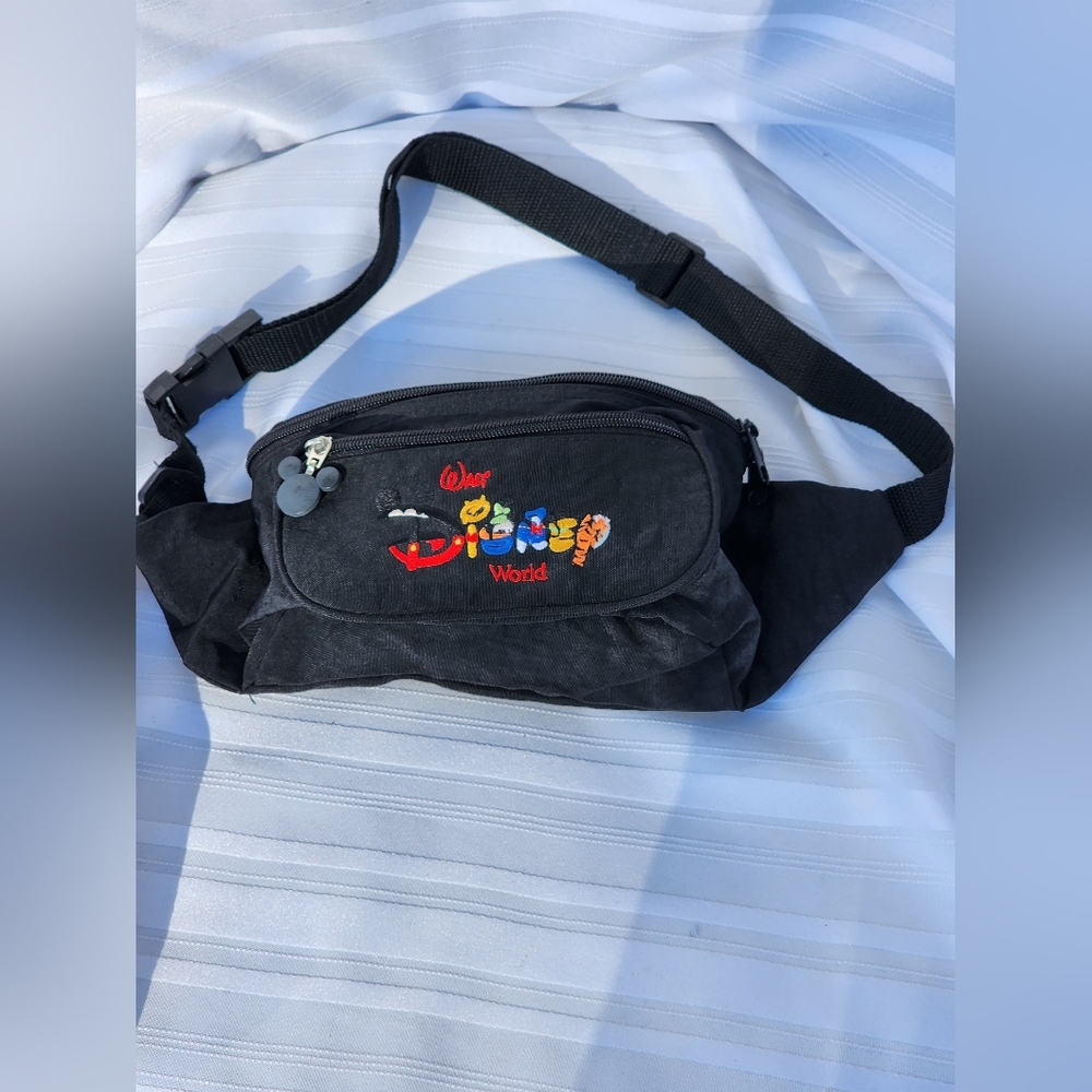 Vintage Walt Disney World Character/Winnie The Pooh Fanny Pack Bag